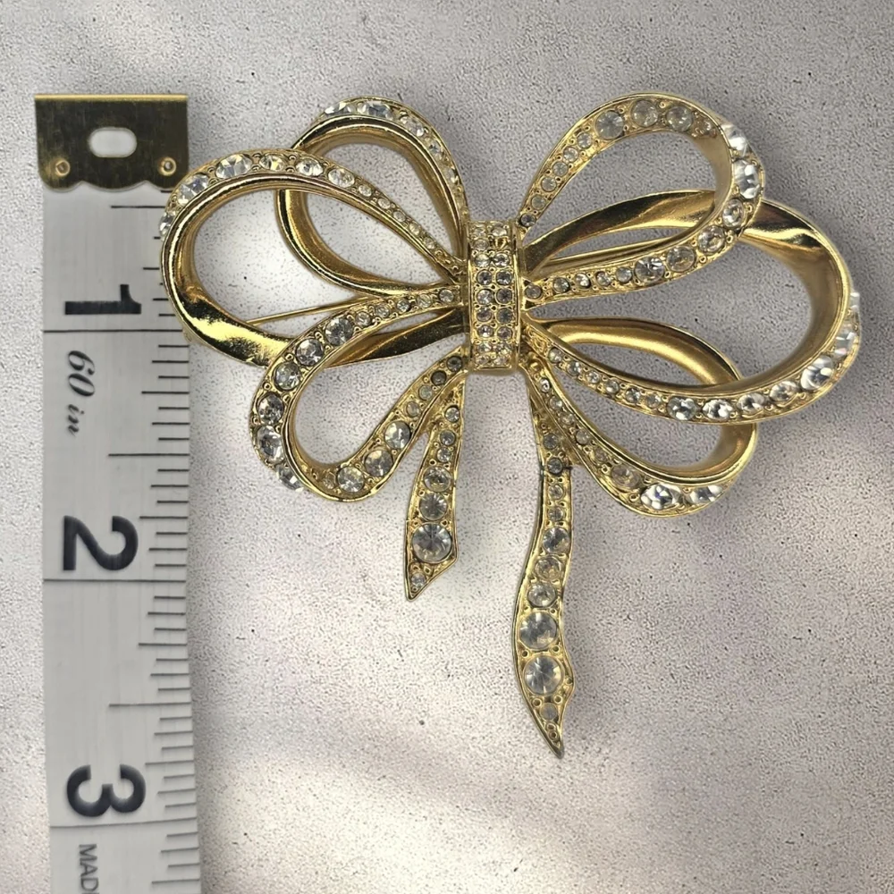Vintage Kenneth Lane for Avon Large Gold Crystal‎ Bow Brooch